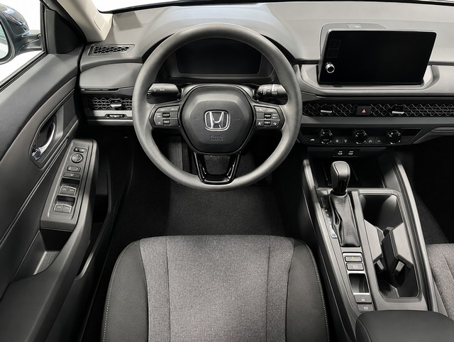 Honda Accord Sedan Vehicle Full-screen Gallery Image 17