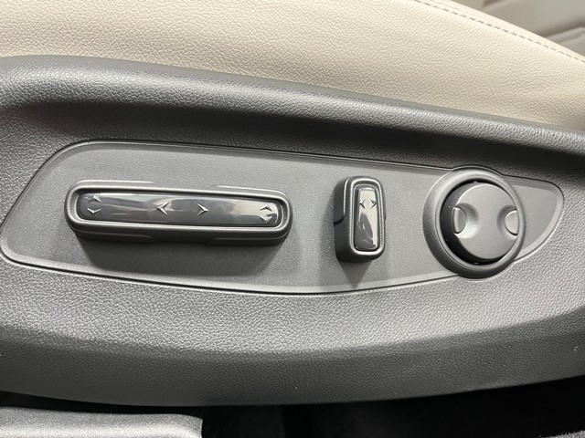 Honda CR-V Vehicle Full-screen Gallery Image 15