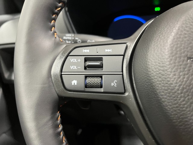 Honda CR-V Hybrid Vehicle Full-screen Gallery Image 18