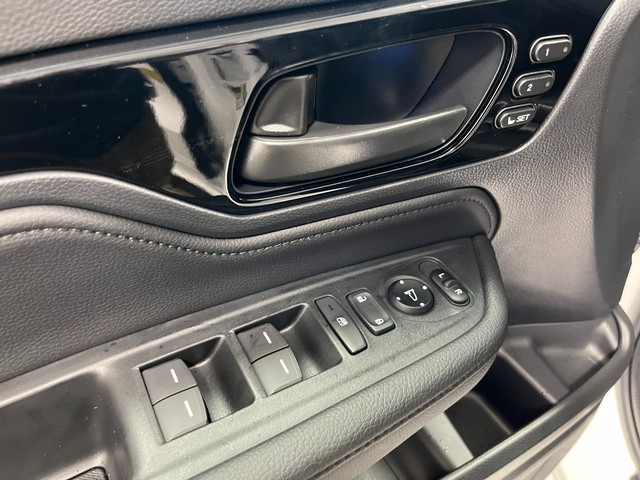 Honda Odyssey Vehicle Full-screen Gallery Image 16