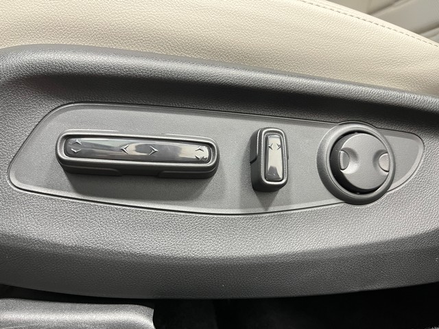 Honda CR-V Vehicle Full-screen Gallery Image 15