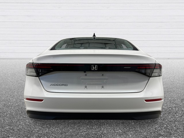 Honda Accord Sedan Vehicle Full-screen Gallery Image 05