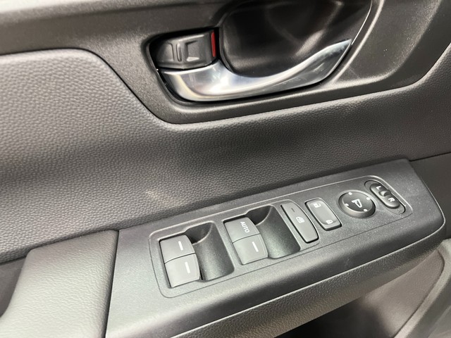 Honda CR-V Vehicle Full-screen Gallery Image 13