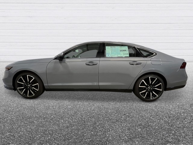 Honda Accord Hybrid Vehicle Full-screen Gallery Image 03