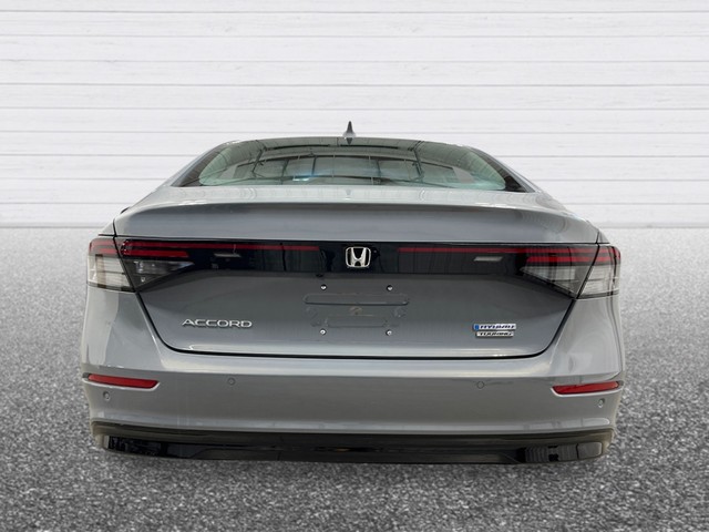 Honda Accord Hybrid Vehicle Full-screen Gallery Image 05