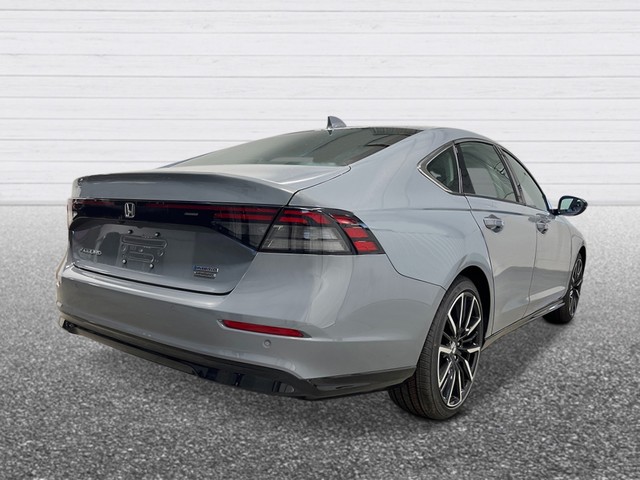 Honda Accord Hybrid Vehicle Full-screen Gallery Image 06