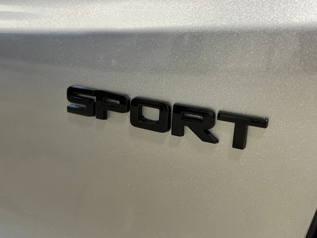 Honda CR-V Hybrid Vehicle Full-screen Gallery Image 08