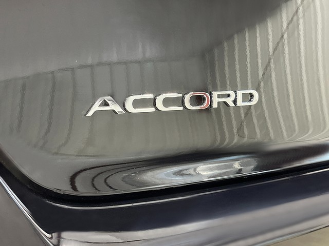 Honda Accord Sedan Vehicle Full-screen Gallery Image 07