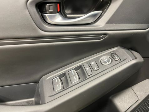 Honda Accord Sedan Vehicle Full-screen Gallery Image 14