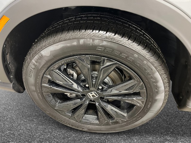 Honda CR-V Hybrid Vehicle Full-screen Gallery Image 12