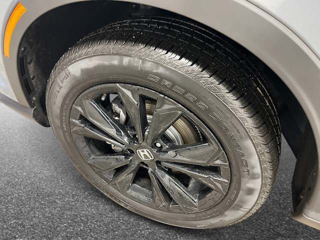 Honda CR-V Hybrid Vehicle Full-screen Gallery Image 12