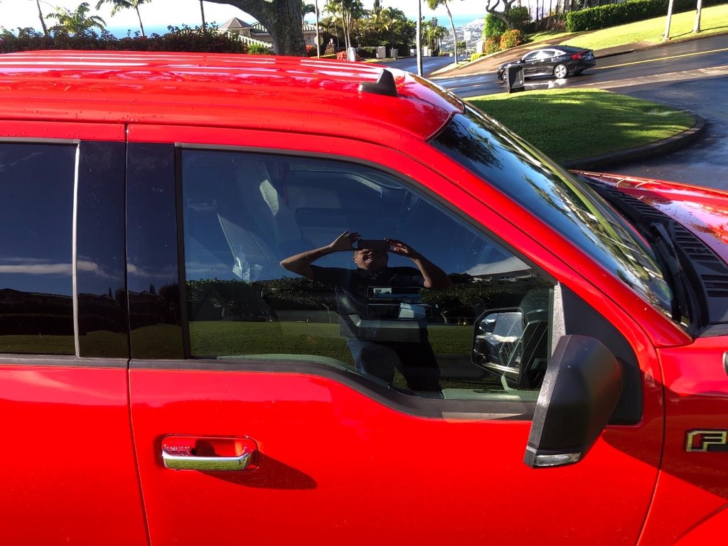 Ford F-150 Vehicle Full-screen Gallery Image 5