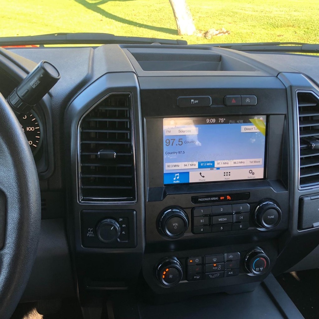 Ford F-150 Vehicle Full-screen Gallery Image 8