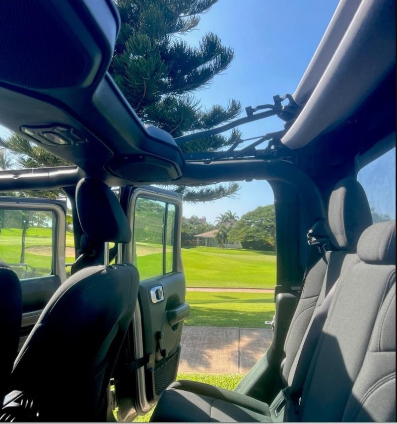 Jeep Gladiator Vehicle Full-screen Gallery Image 8