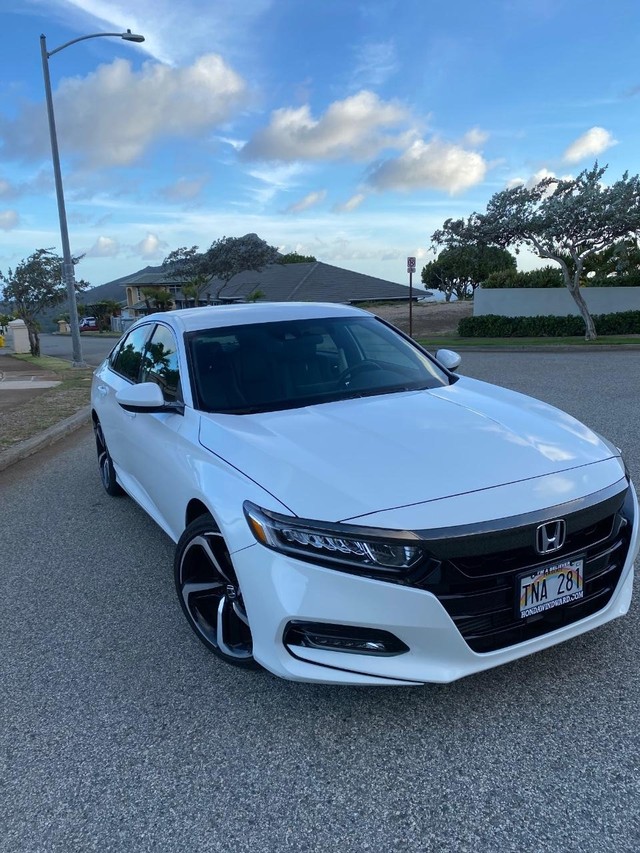 Honda Accord Sedan Vehicle Full-screen Gallery Image 7