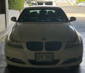 BMW 3 Series Vehicle Full-screen Gallery Image 3