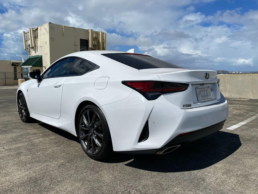 Lexus RC Vehicle Full-screen Gallery Image 2