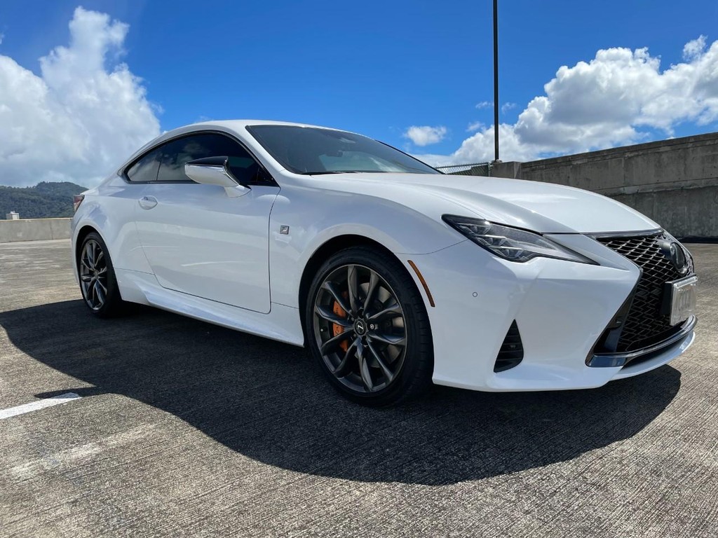 Lexus RC Vehicle Full-screen Gallery Image 4