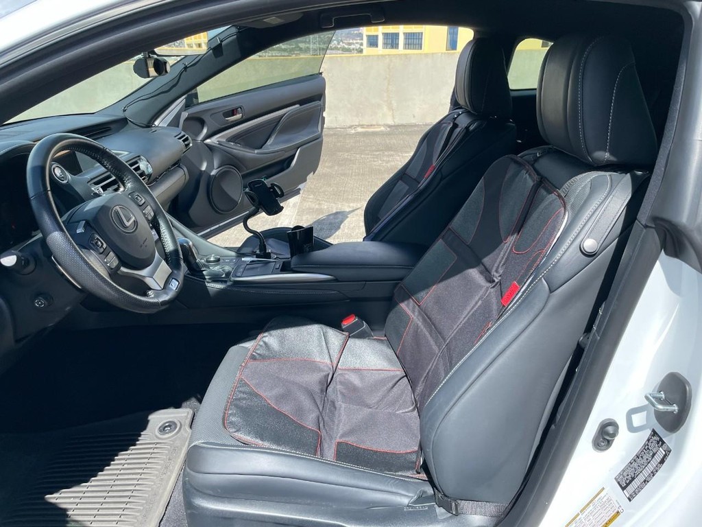 Lexus RC Vehicle Full-screen Gallery Image 5