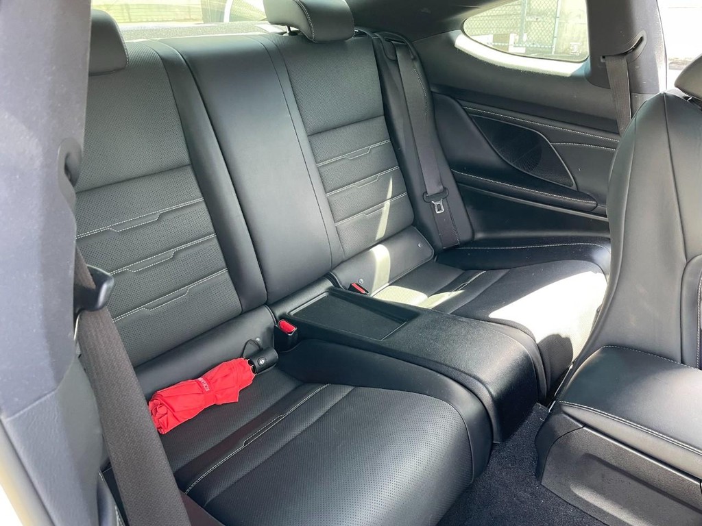 Lexus RC Vehicle Full-screen Gallery Image 6