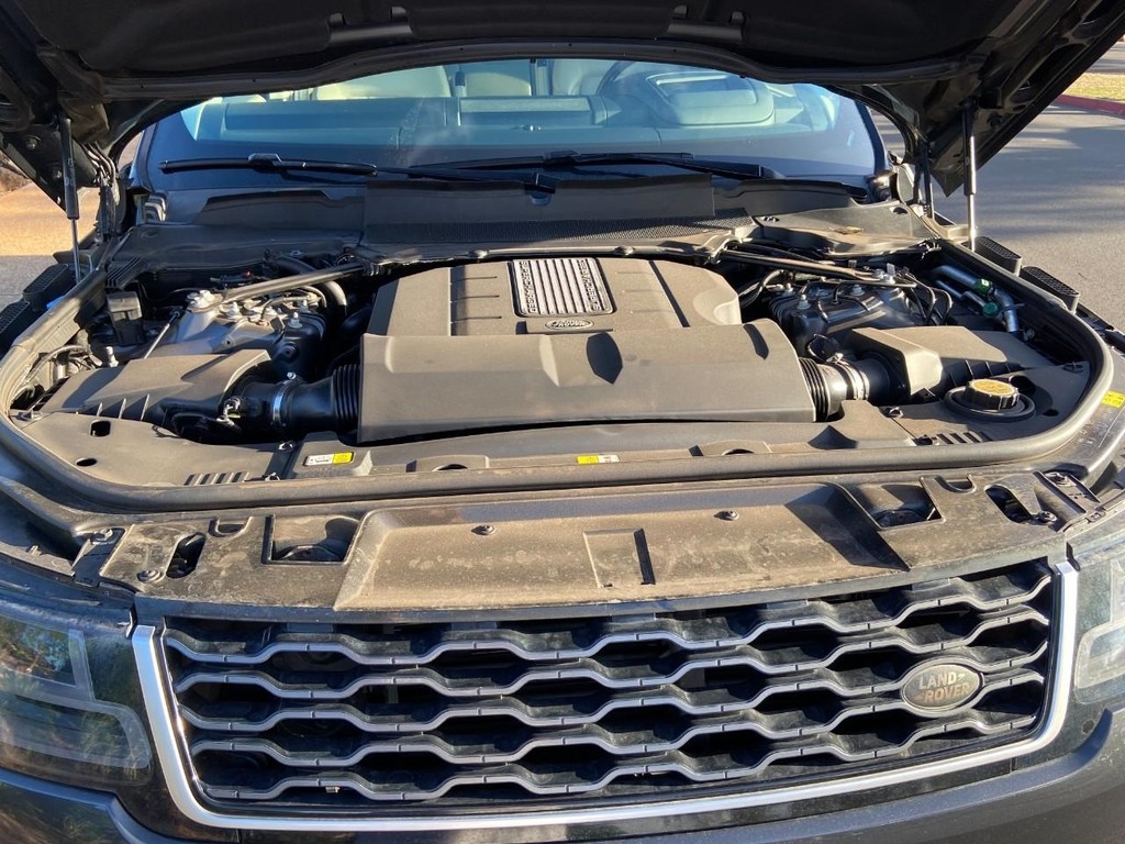 Land Rover Range Rover Sport Vehicle Full-screen Gallery Image 9