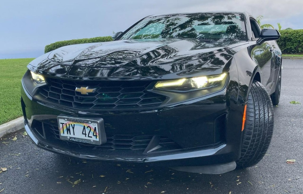 Chevrolet Camaro Vehicle Full-screen Gallery Image 3