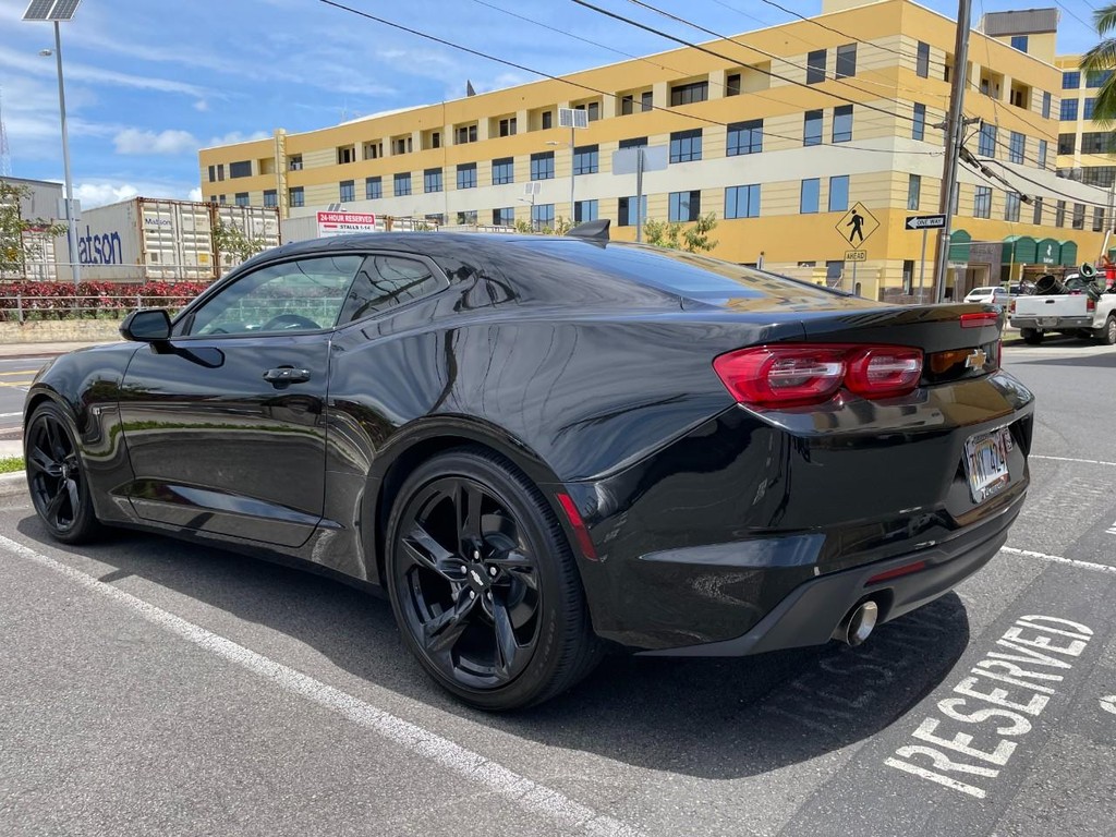 Chevrolet Camaro Vehicle Full-screen Gallery Image 5