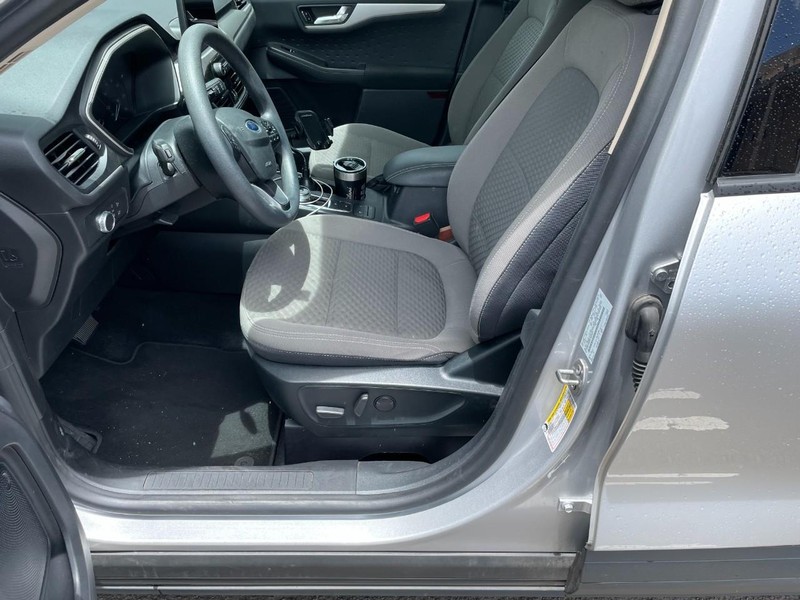 Ford Escape Vehicle Full-screen Gallery Image 06