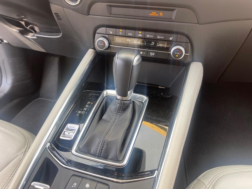 Mazda CX-5 Vehicle Full-screen Gallery Image 15