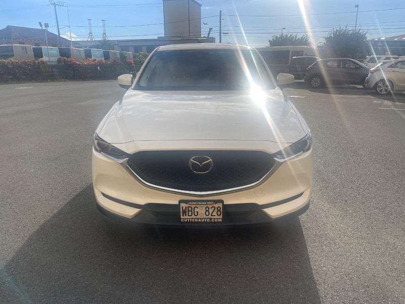 Mazda CX-5 Vehicle Full-screen Gallery Image 3