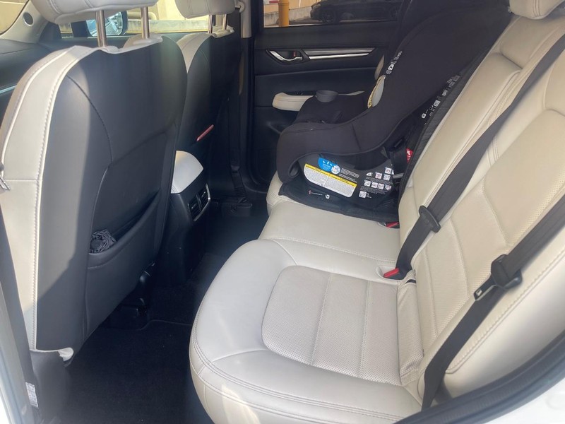 Mazda CX-5 Vehicle Full-screen Gallery Image 10