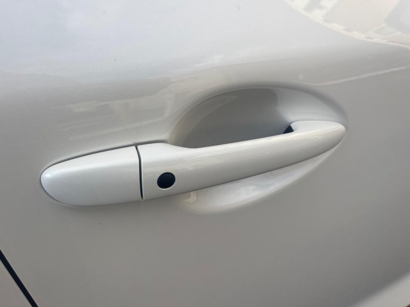 Mazda CX-5 Vehicle Full-screen Gallery Image 14