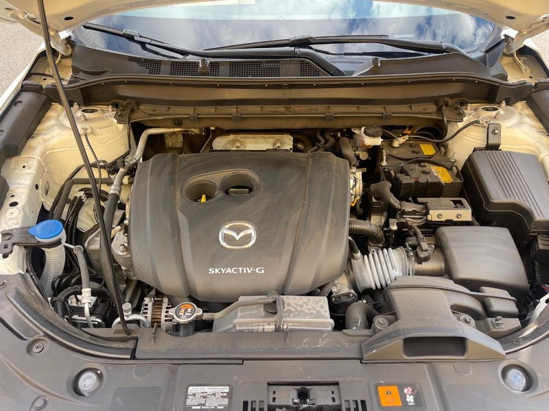 Mazda CX-5 Vehicle Full-screen Gallery Image 17