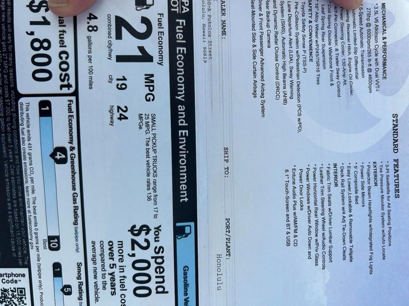 Toyota Tacoma 2WD Vehicle Full-screen Gallery Image 15