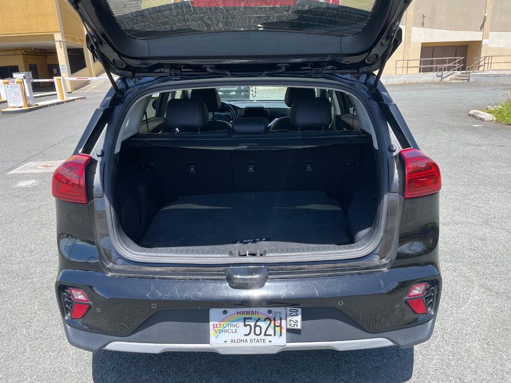 Kia Niro Plug-In Hybrid Vehicle Full-screen Gallery Image 7