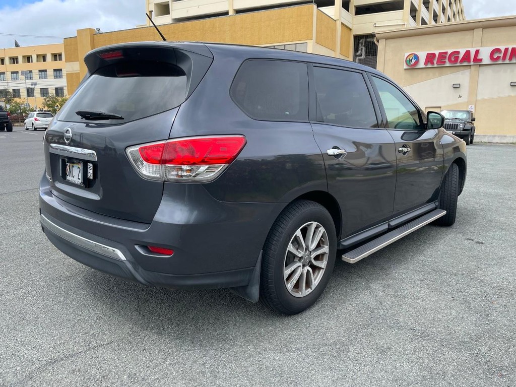 Nissan Pathfinder Vehicle Full-screen Gallery Image 3