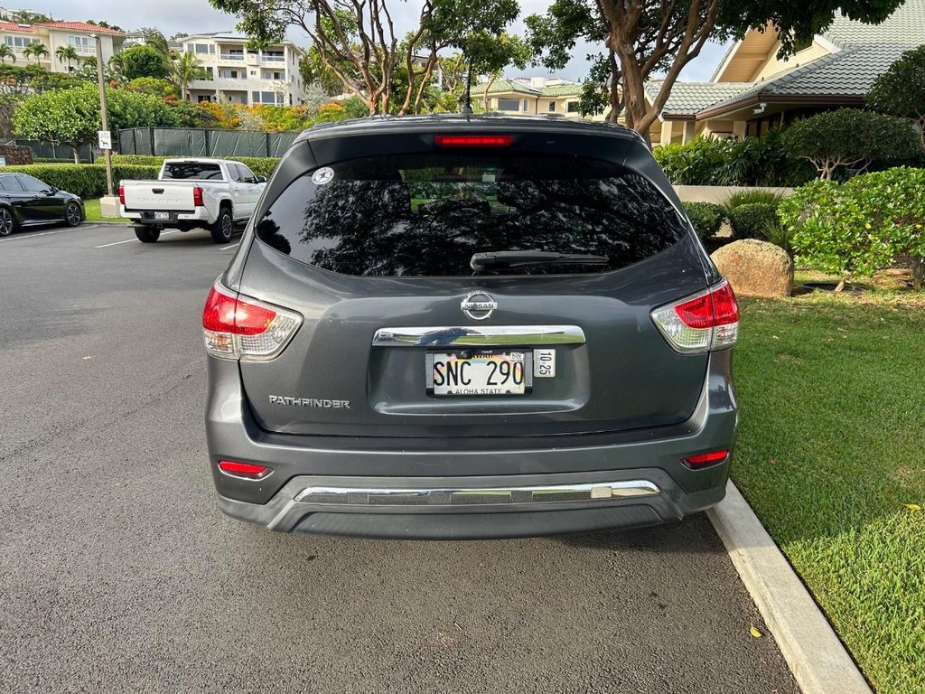Nissan Pathfinder Vehicle Full-screen Gallery Image 12