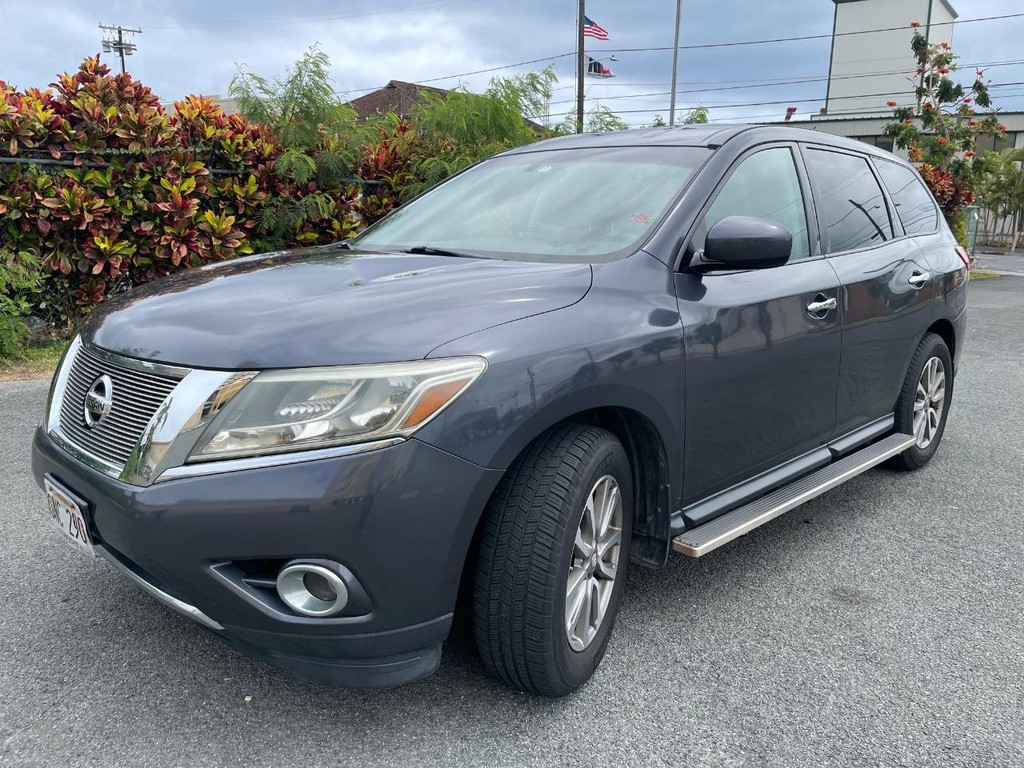 Nissan Pathfinder Vehicle Full-screen Gallery Image 14