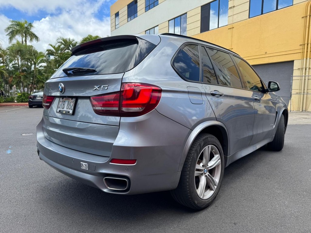 BMW X5 Vehicle Full-screen Gallery Image 3