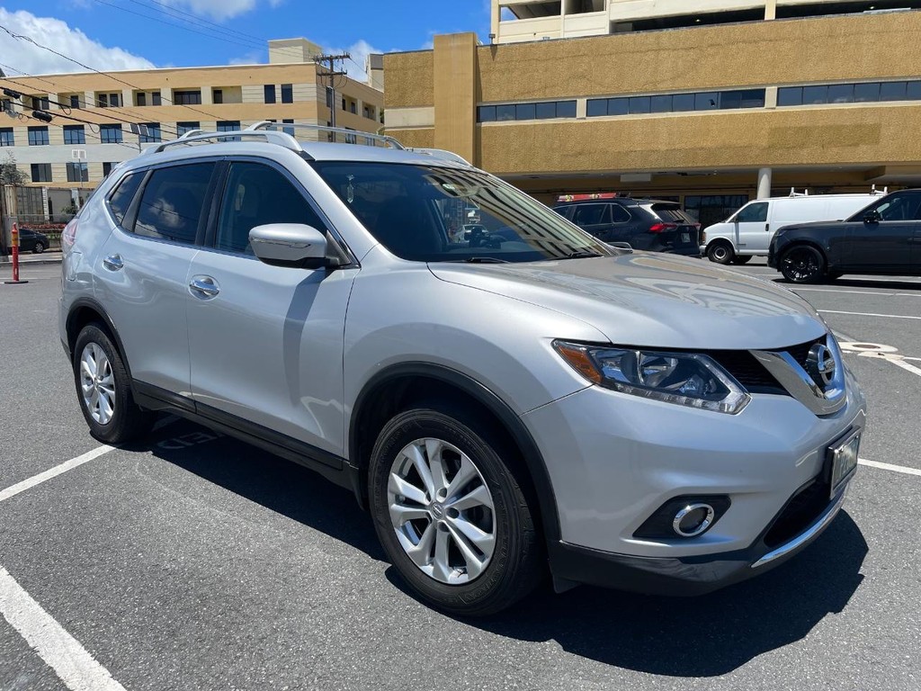 Nissan Rogue Vehicle Full-screen Gallery Image 4