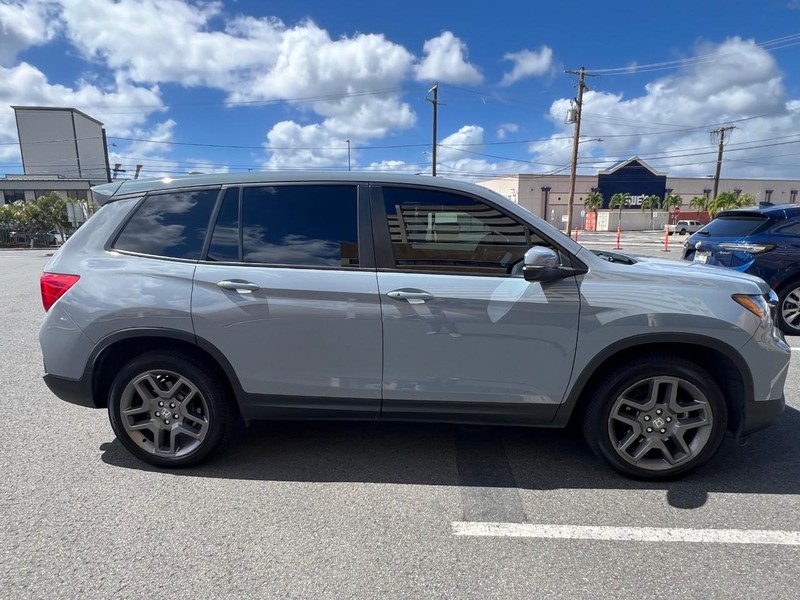 Honda Passport Vehicle Full-screen Gallery Image 5