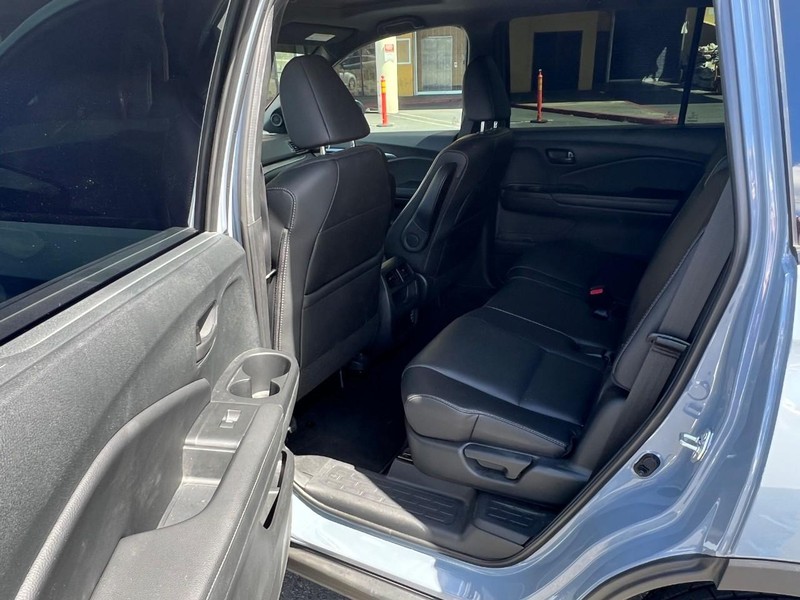 Honda Passport Vehicle Full-screen Gallery Image 11