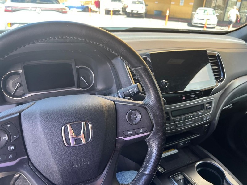 Honda Passport Vehicle Full-screen Gallery Image 13