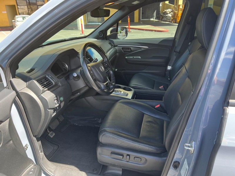 Honda Passport Vehicle Full-screen Gallery Image 14