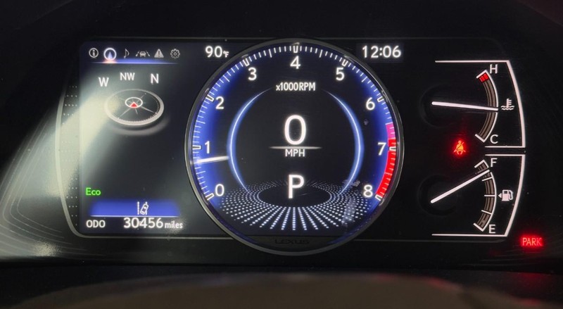 Lexus ES Vehicle Full-screen Gallery Image 10