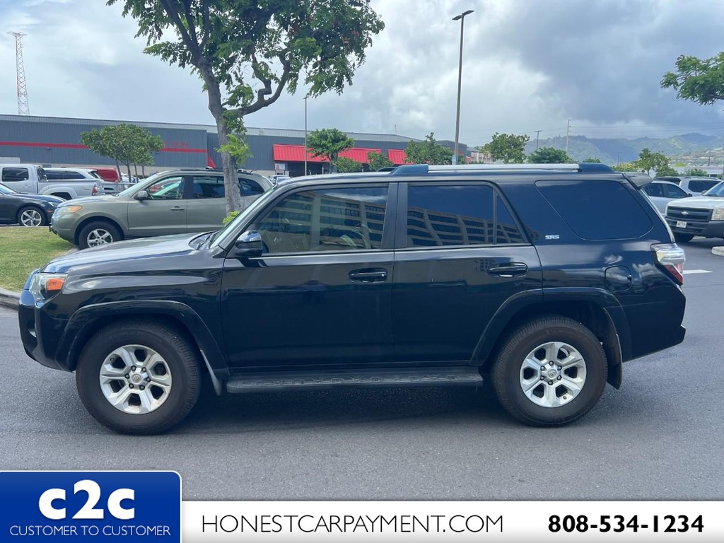 Toyota 4Runner Vehicle Full-screen Gallery Image 01
