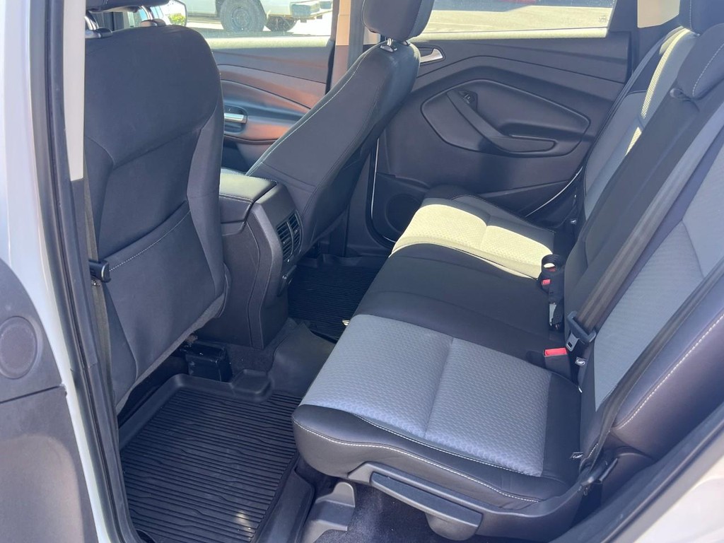 Ford Escape Vehicle Full-screen Gallery Image 12