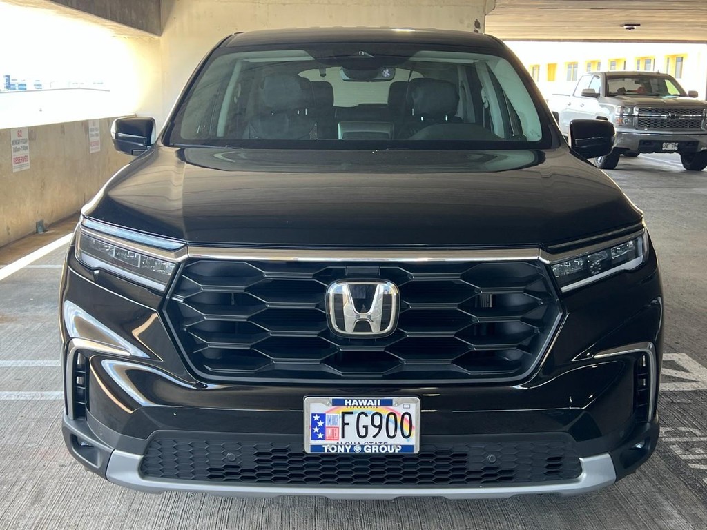 Honda Pilot Vehicle Full-screen Gallery Image 2