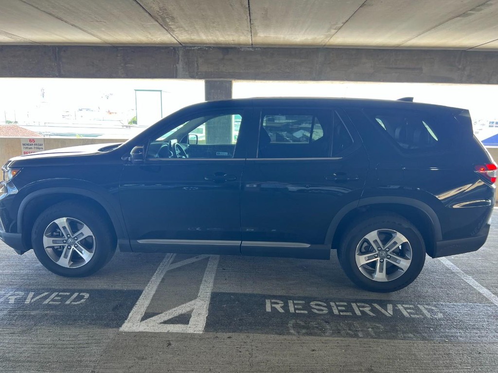 Honda Pilot Vehicle Full-screen Gallery Image 7