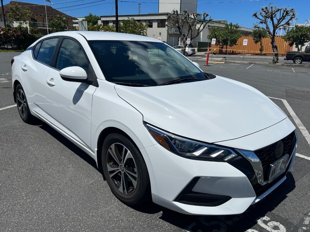 Nissan Sentra Vehicle Full-screen Gallery Image 3